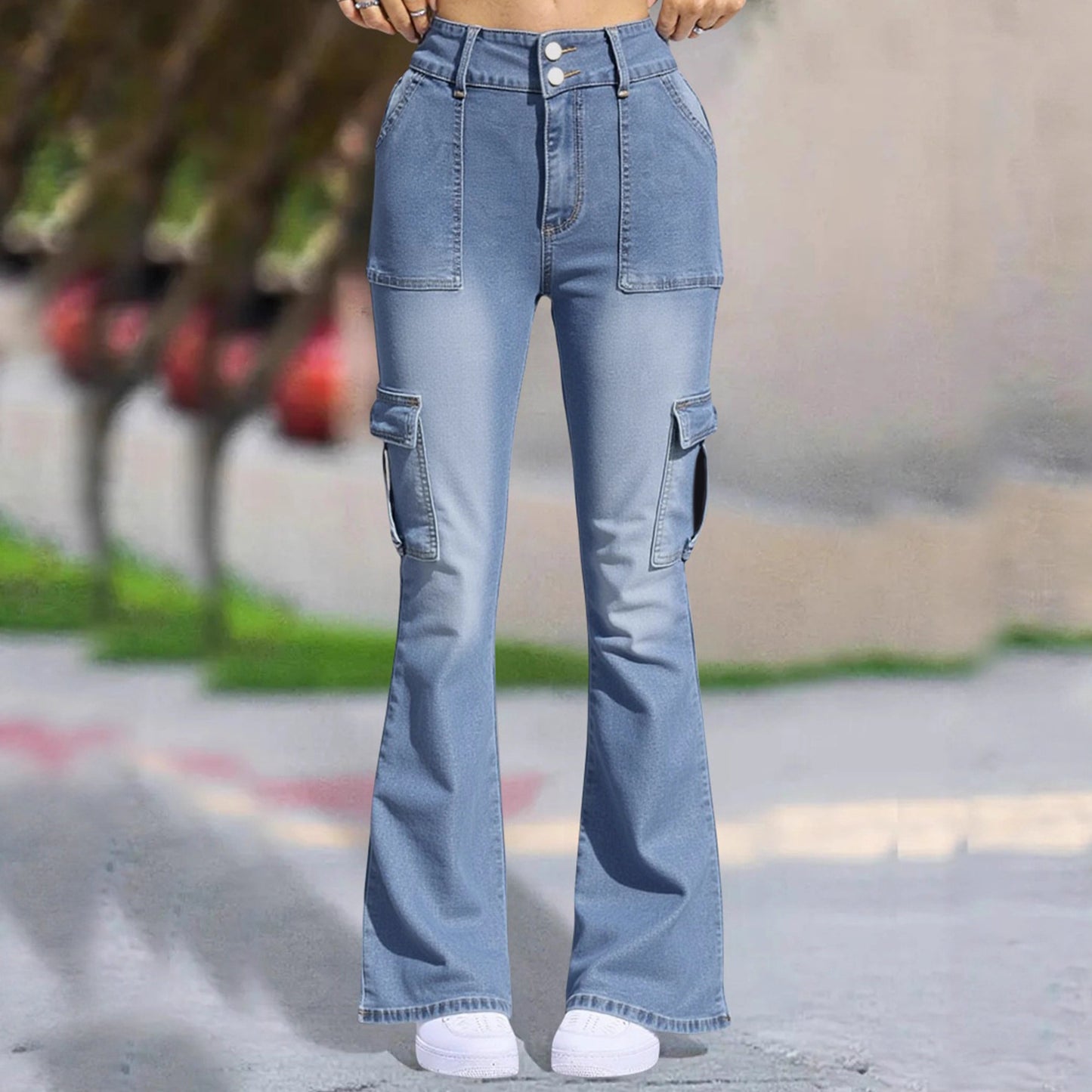 Damen Cargo-Jeans im Flared-Style mit hohen Taschen und doppeltem Knopfverschluss Stalluxe