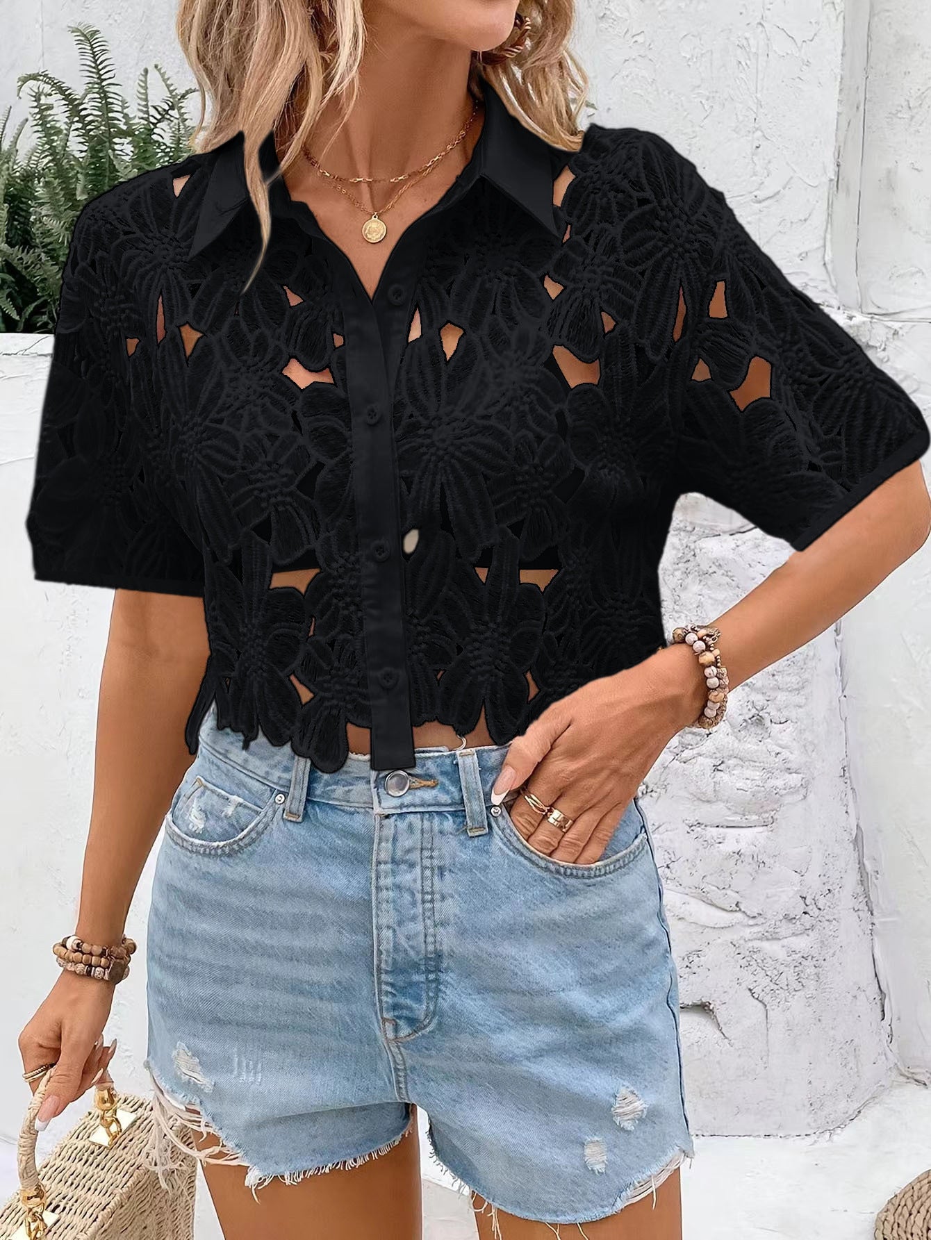 Damen luftige Bluse mit floralem Häkelmuster und geschlossenen Knopfleisten Stalluxe
