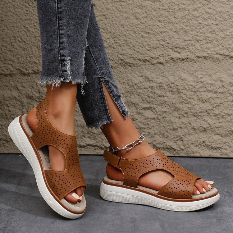 Damen Komfortable Sandalen mit atmungsaktiver Lochmuster-Oberfläche und gepolstertem Fußbett Stalluxe