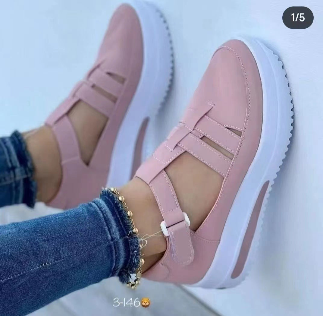 Damen Sportliche Slip-On Sneakers mit elastischen Trägern und rutschfester Sohle Stalluxe