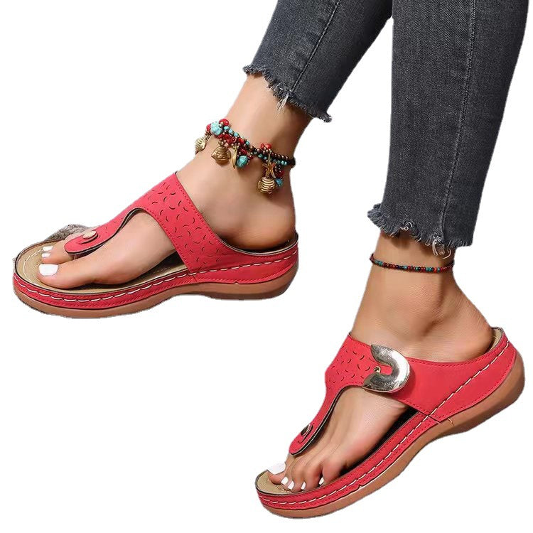 Damen Fußbett-Sandalen mit modischem Riemen und detailverliebtem Design Stalluxe