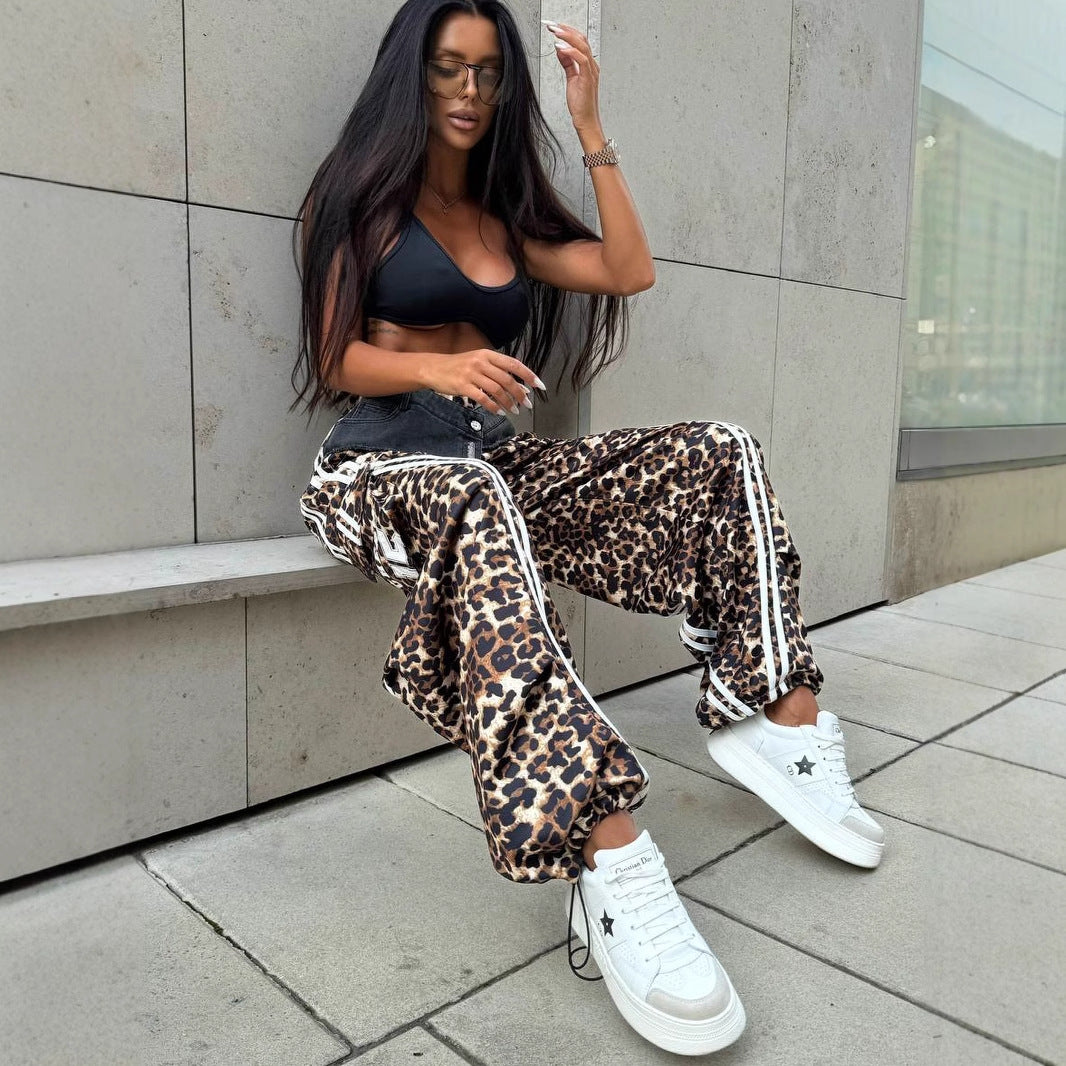 Damen Freizeithose mit Leopardenmuster und seitlichen Streifen Stalluxe