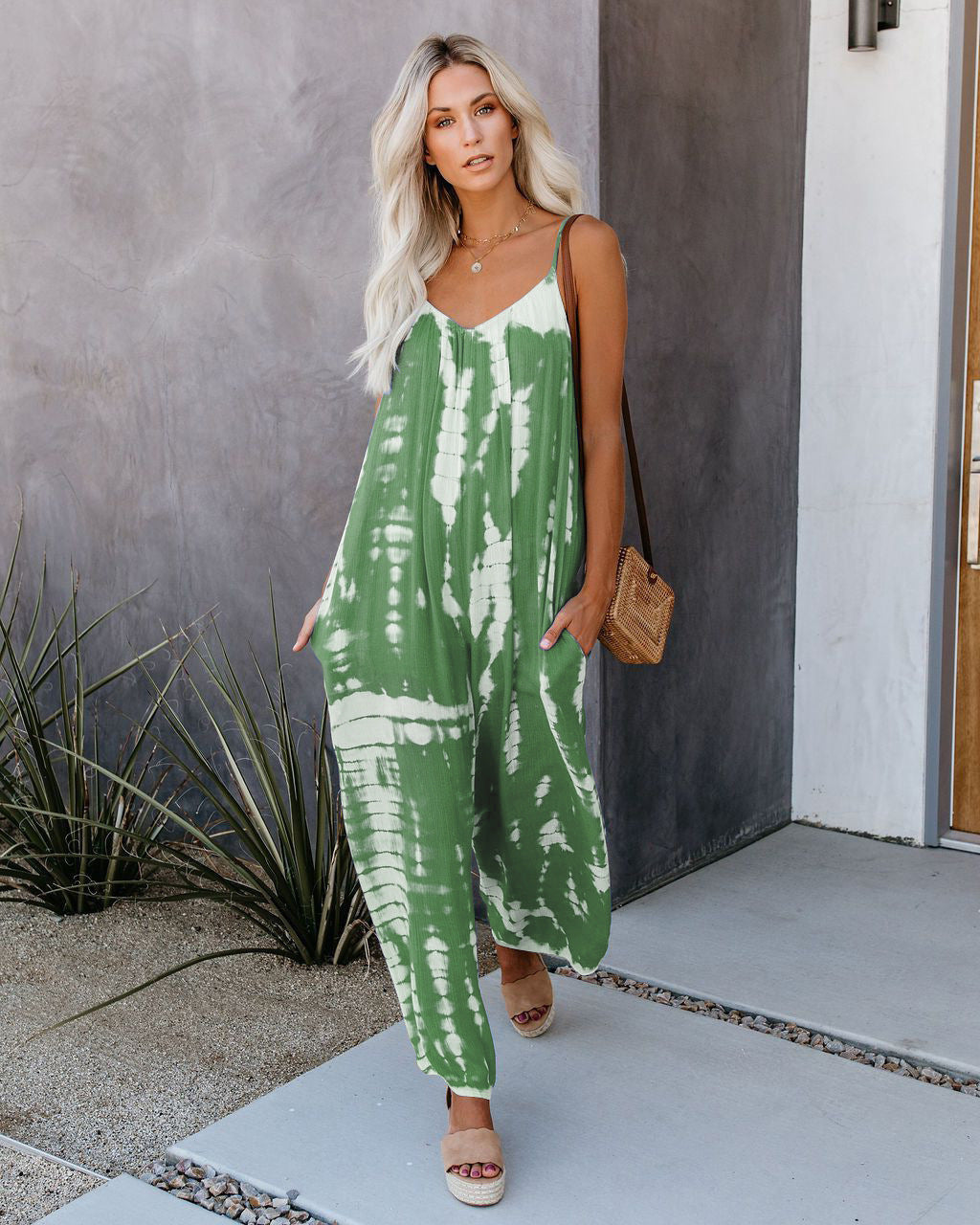 Damen Elegantes Jumpsuit mit Spaghettiträgern und weitem Bein Stalluxe