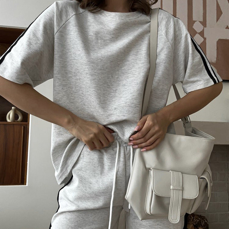 Damen sportliches Kurzarm-Set mit seitlichen Kontraststreifen und elastischer Taille Stalluxe