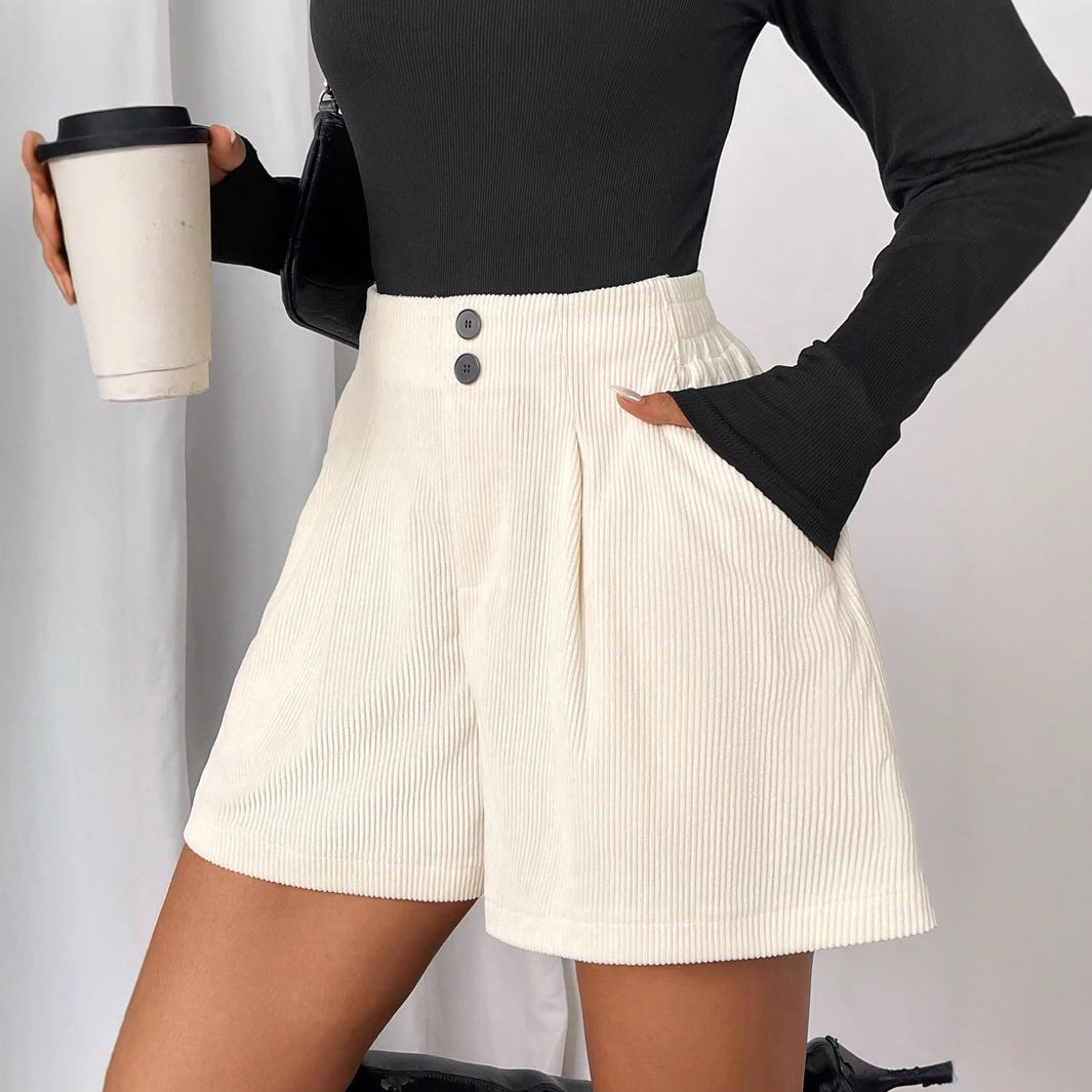Damen Elegante Shorts mit Plissee-Design und Knopfdetails Stalluxe
