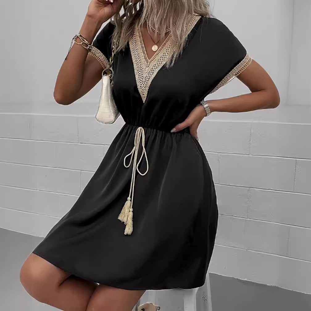 Damen Freizeitkleid mit dekorativem V-Ausschnitt und Taillenbindung Stalluxe