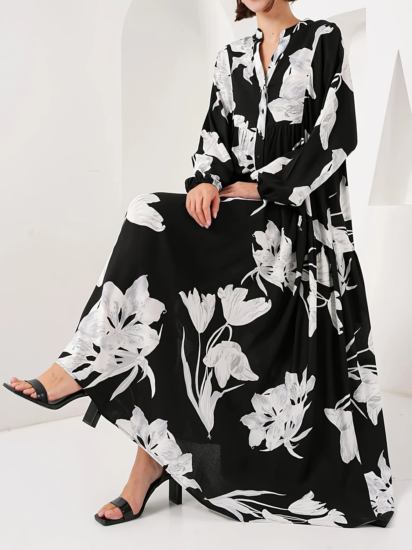 Damen Maxikleid mit floralem Print und elegantem Knopfdesign Stalluxe