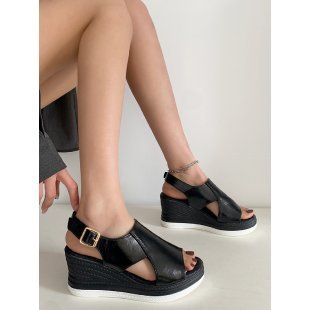 Damen Wedge-Sandalen mit elegantem Riemen-Design und komfortablem Fußbett Stalluxe