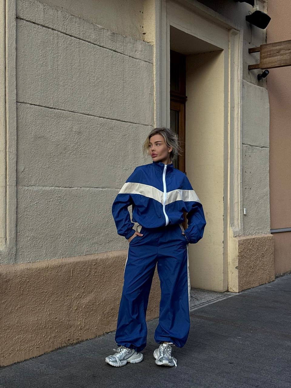 Damen sportlicher Funktionsanzug mit hohem Kragen und elastischen Bündchen Stalluxe