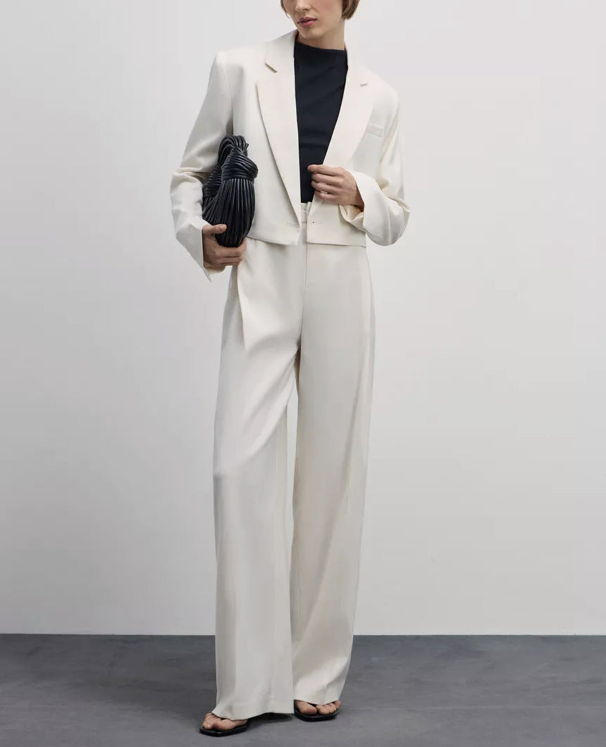Damen modernes Blazer-Hosen-Set mit cropped Schnitt und weitem Bein Stalluxe
