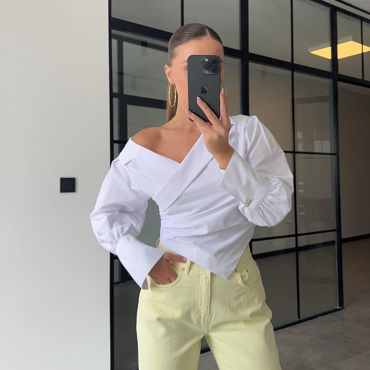 Damen Elegante Wickelbluse mit asymmetrischem Schnitt und Puffärmeln Stalluxe
