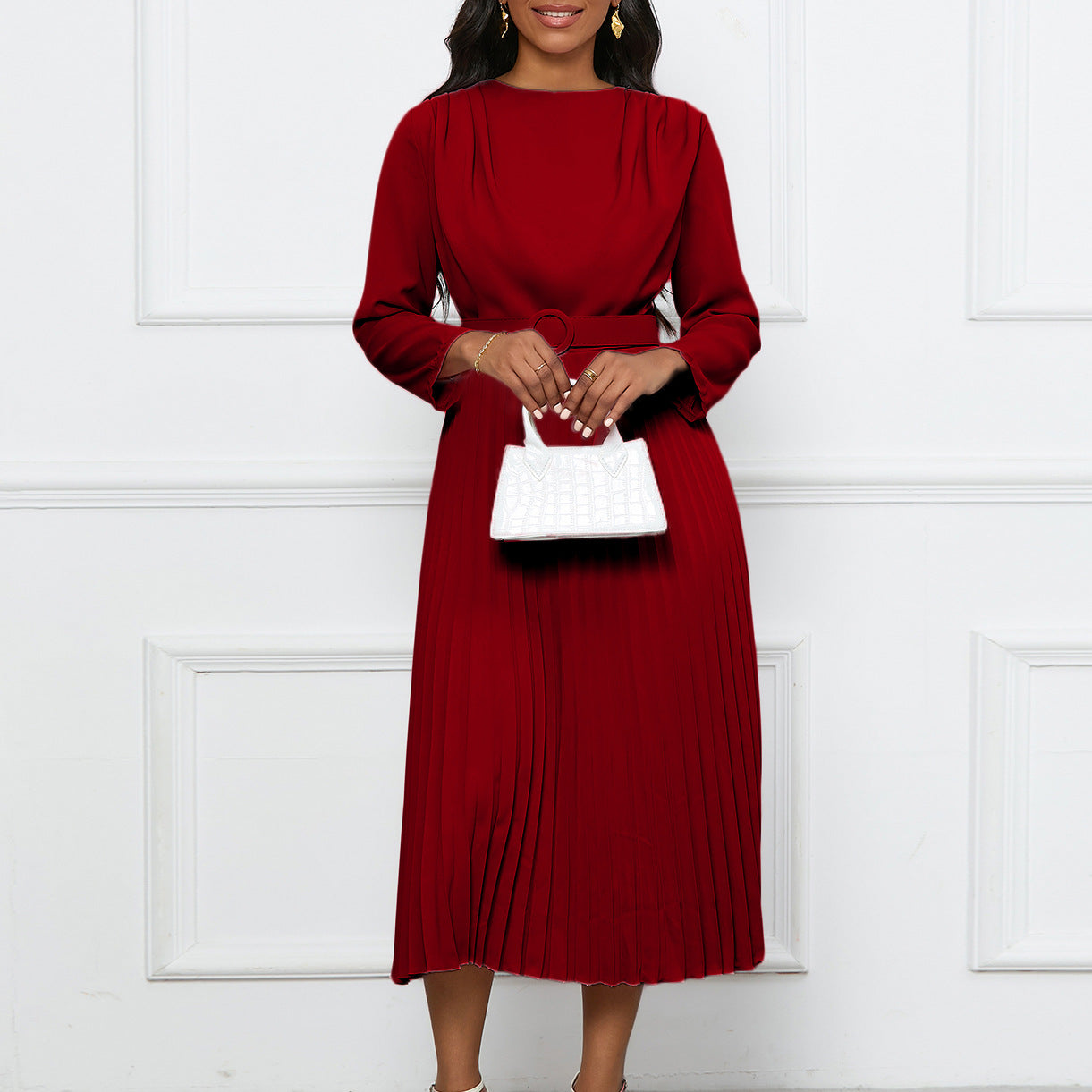 Damen Plisseekleid mit elegantem V-Ausschnitt und Gürtel Stalluxe