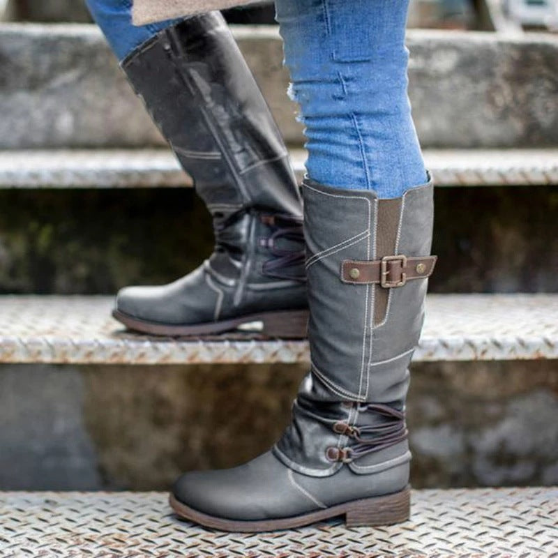 Damen hohe Lederstiefel mit dekorativen Schnallen und elastischen Riemen Stalluxe