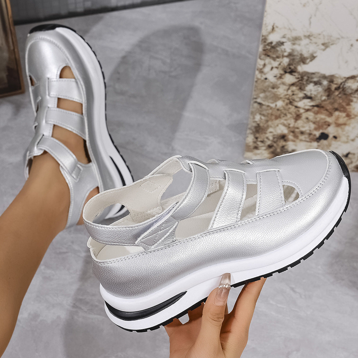 Damen Komfortable Sandalen mit modischen Querstreifen und atmungsaktivem Obermaterial Stalluxe