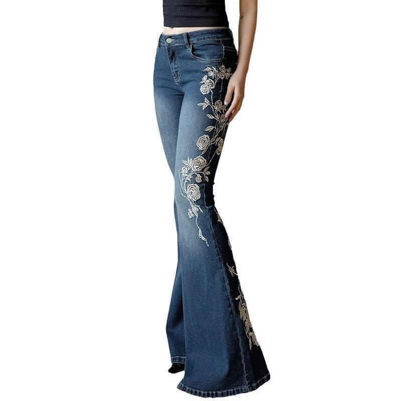 Damen ausgestellte Jeans mit floralen Applikationen Stalluxe