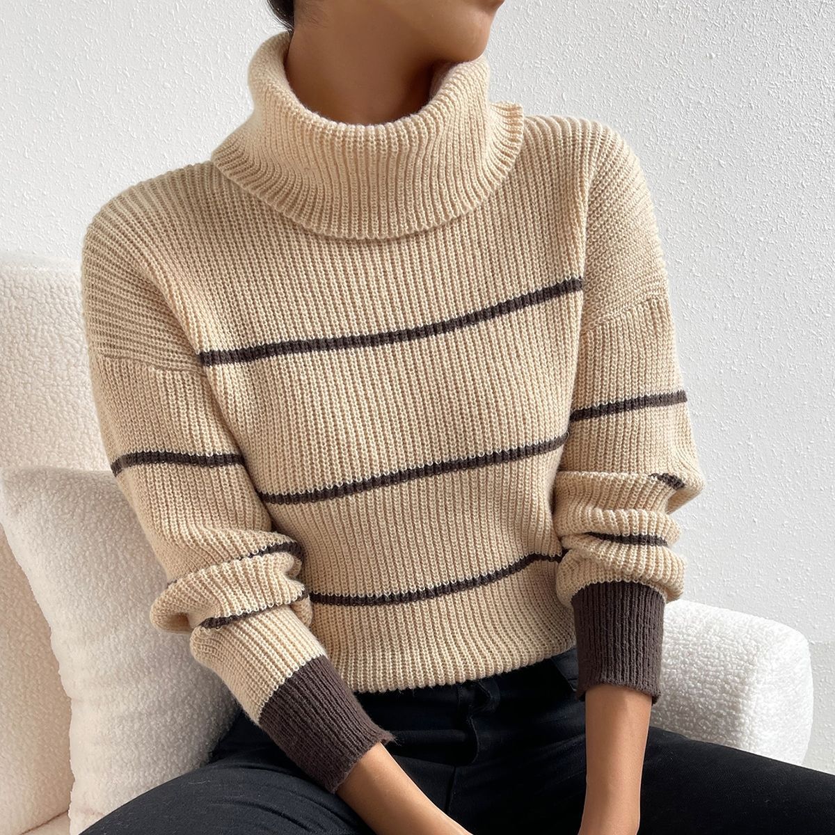 Damen Pullover mit hohem Kragen und Streifenmuster Stalluxe