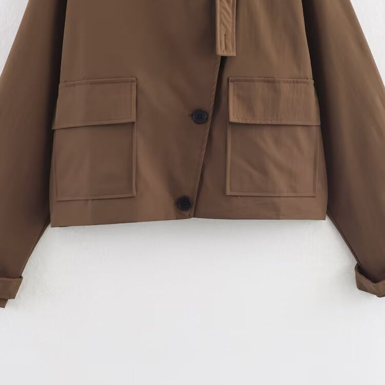 Damen lässige Utility-Jacke mit praktischen Pattentaschen und elegantem Stehkragen Stalluxe