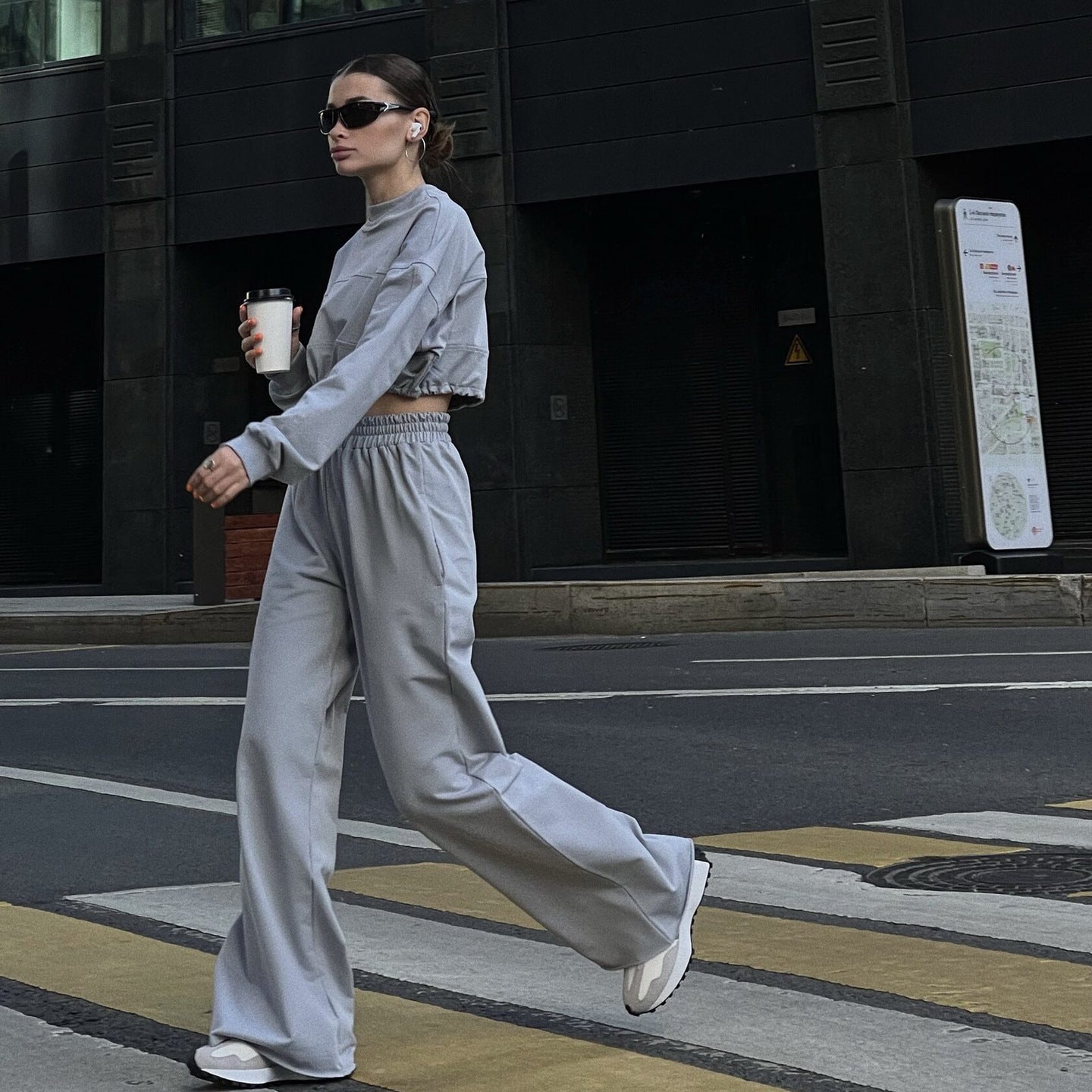 Damen urbaner Schnitt Sweatpants mit lässigem Cropped Oberteil Stalluxe
