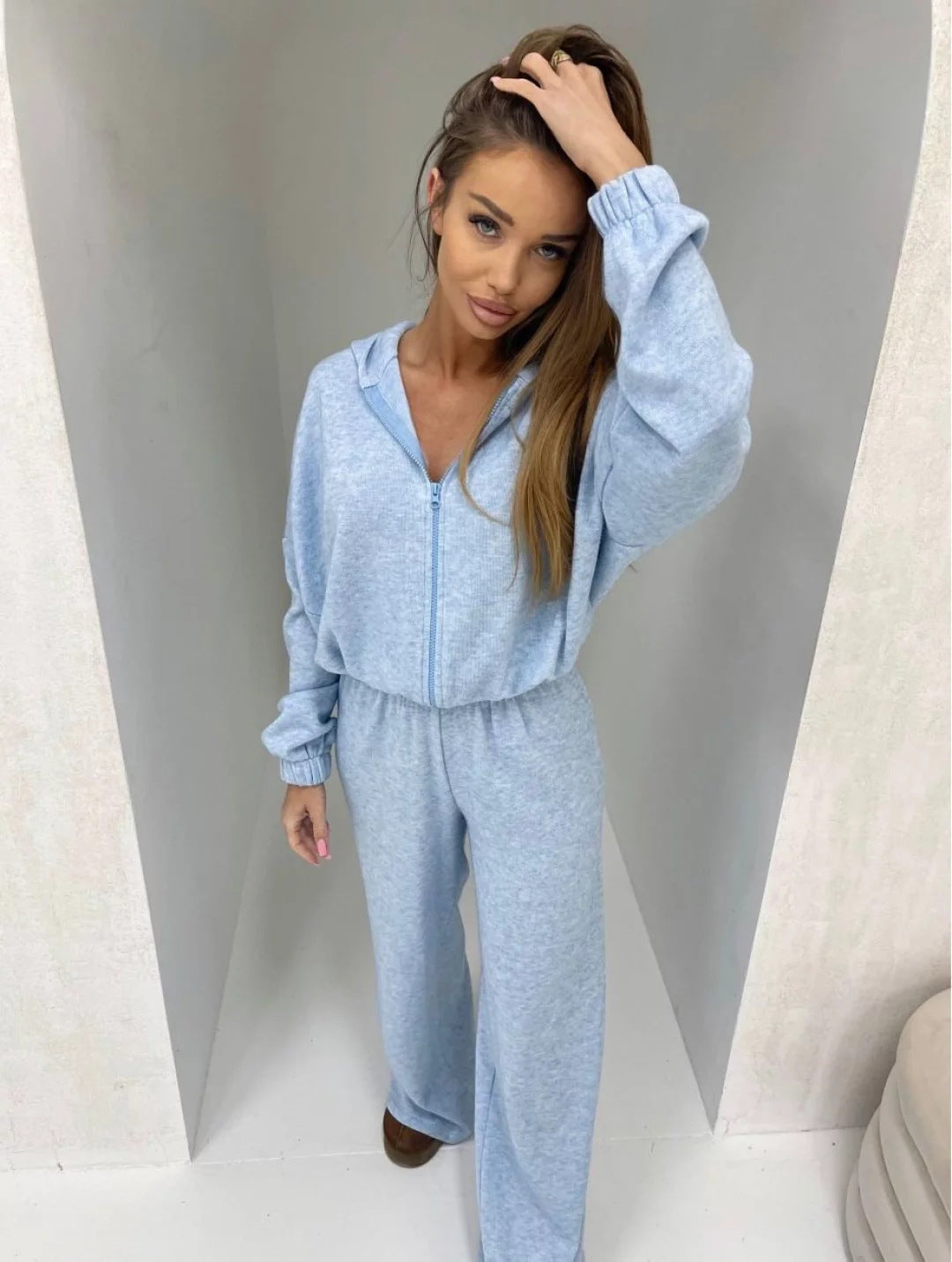 Damen luxuriöser Kapuzenanzug aus weichem Fleece Stalluxe