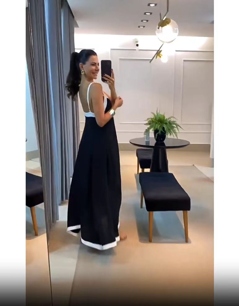 Damen Elegantes Maxikleid mit tiefem V-Ausschnitt und seitlichem Schlitz Stalluxe