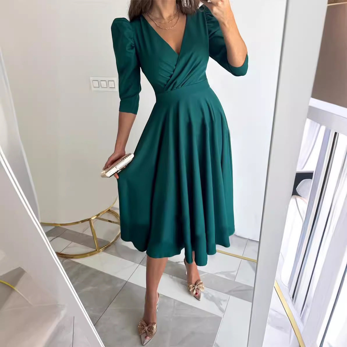 Damen Wickelkleid mit voluminösen Ärmeln und schwingendem Rock Stalluxe