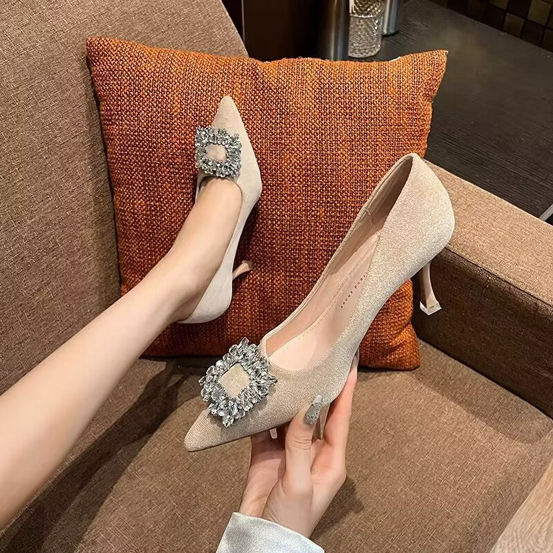 Damen elegante Pumps mit funkelndem Strassbesatz und modernem Design Stalluxe