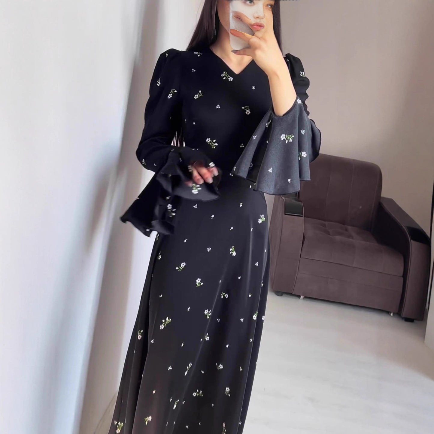 Damen Maxikleid mit elegantem V-Ausschnitt und Rüschendetails Stalluxe