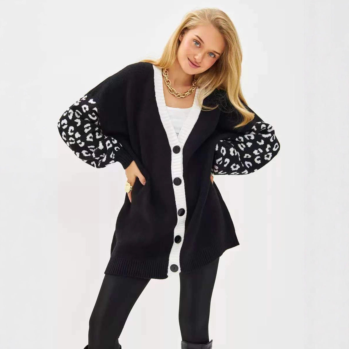 Damen Großer Cardigan mit tierischem Muster und Knopfdetails Stalluxe