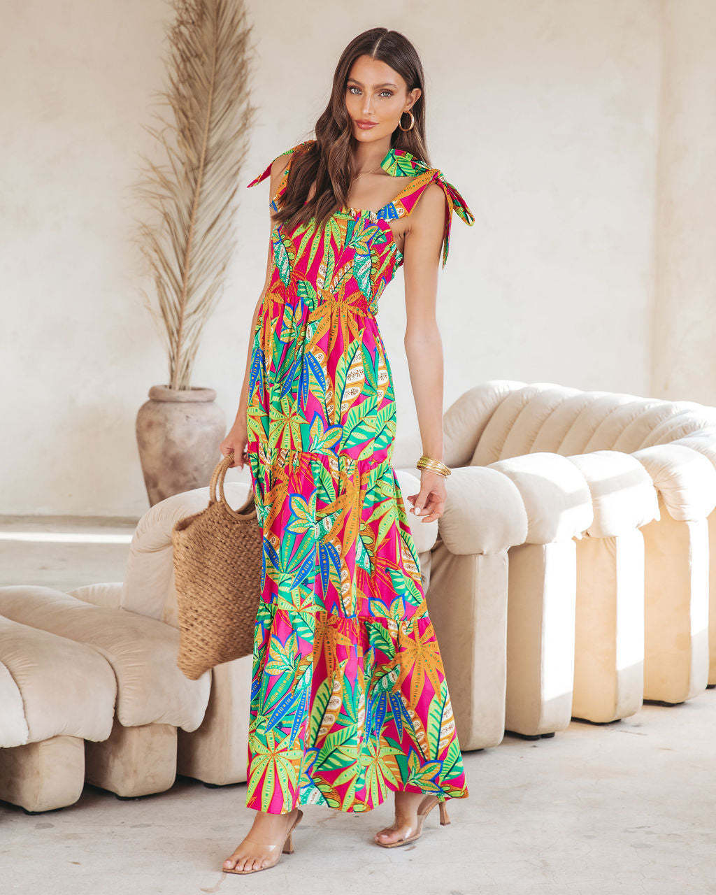Damen Maxikleid mit tropischem Muster und verspielten Schulterbindebändern Stalluxe