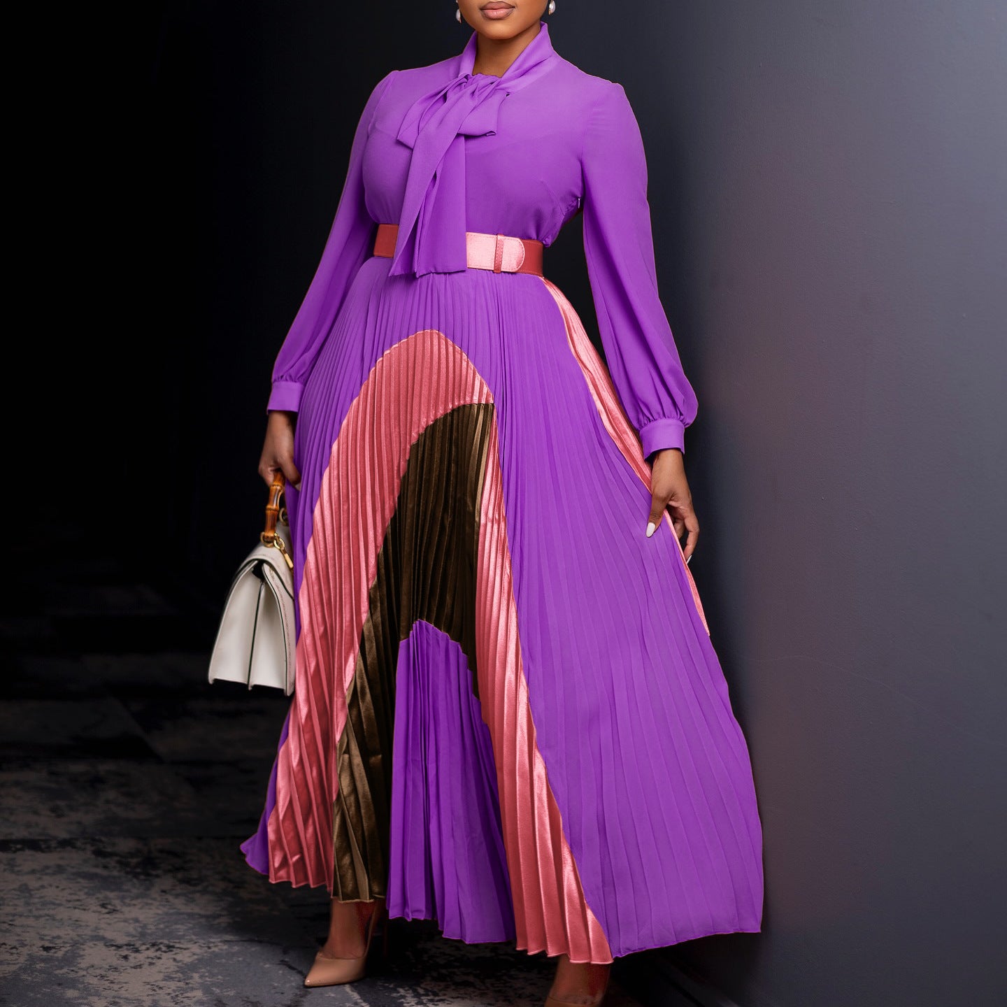 Damen Maxi-Kleid mit eleganter Plissee-Optik und modischem Bindegürtel Stalluxe