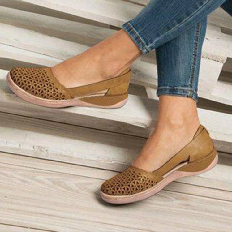 Damen Modische Slipper mit atmungsaktiven Einsätzen und rutschfester Sohle Stalluxe
