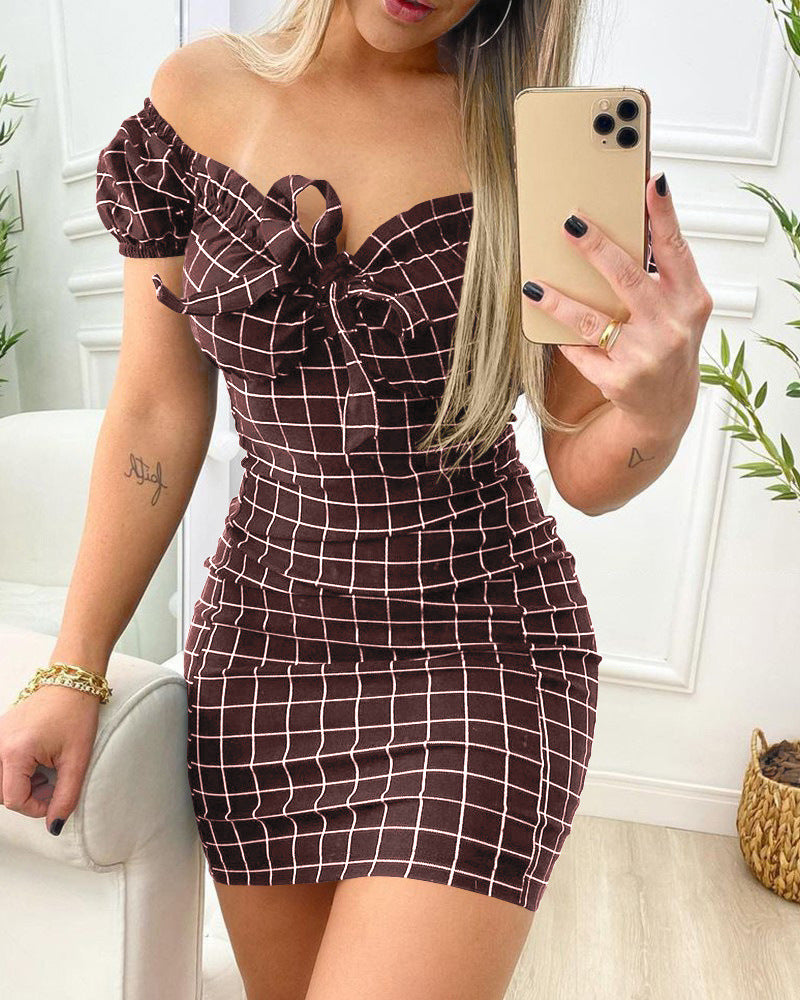 Damen figurbetontes Minikleid mit Rüschendetails und Karomuster Stalluxe