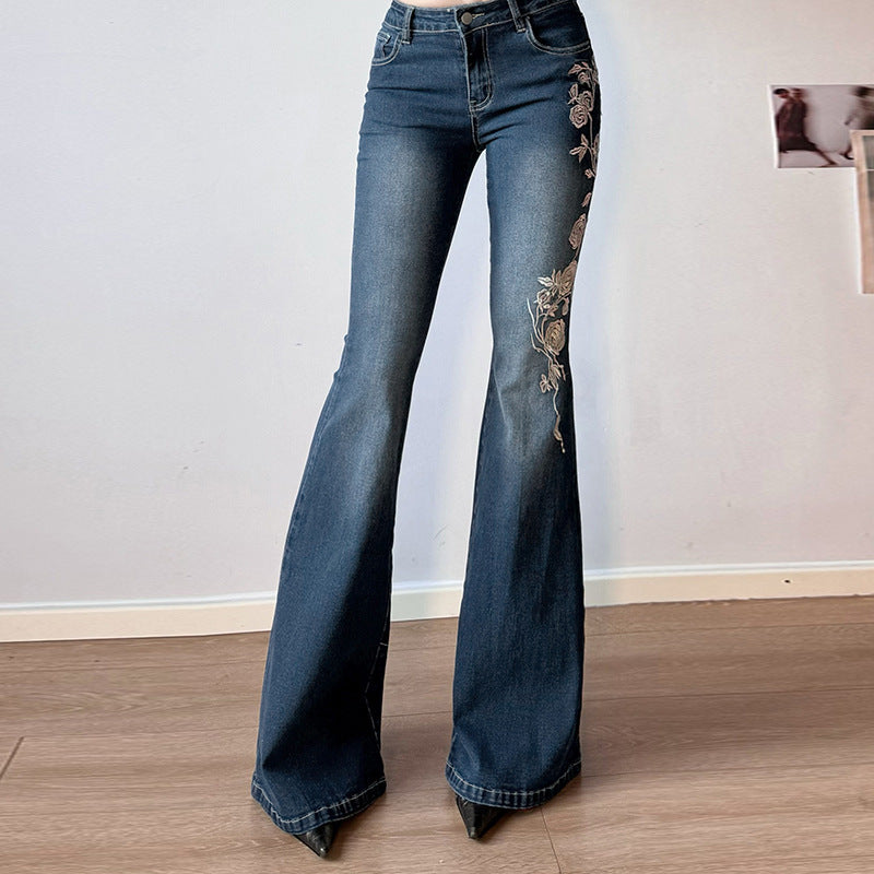 Damen ausgestellte Jeans mit floralen Applikationen Stalluxe