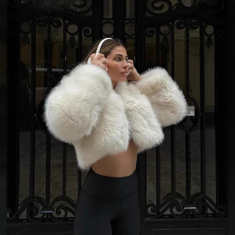 Damen Flauschige Kurzjacke mit voluminösen Ärmeln Stalluxe