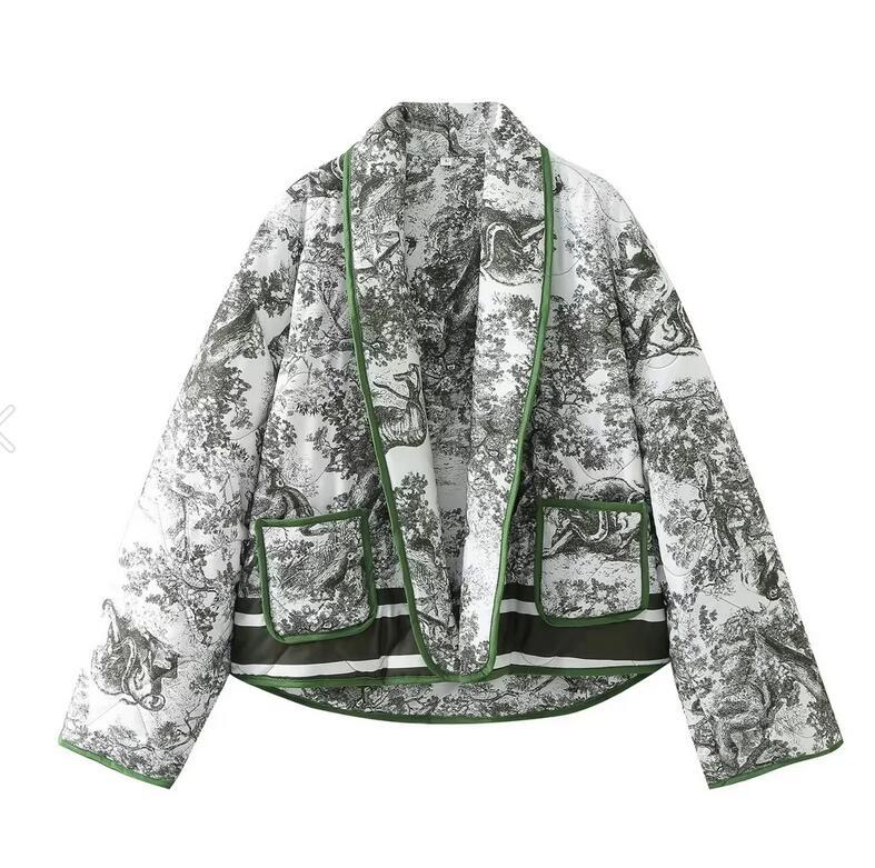Damen Oversized Steppjacke mit floralem Muster und kontrastierenden Details Stalluxe