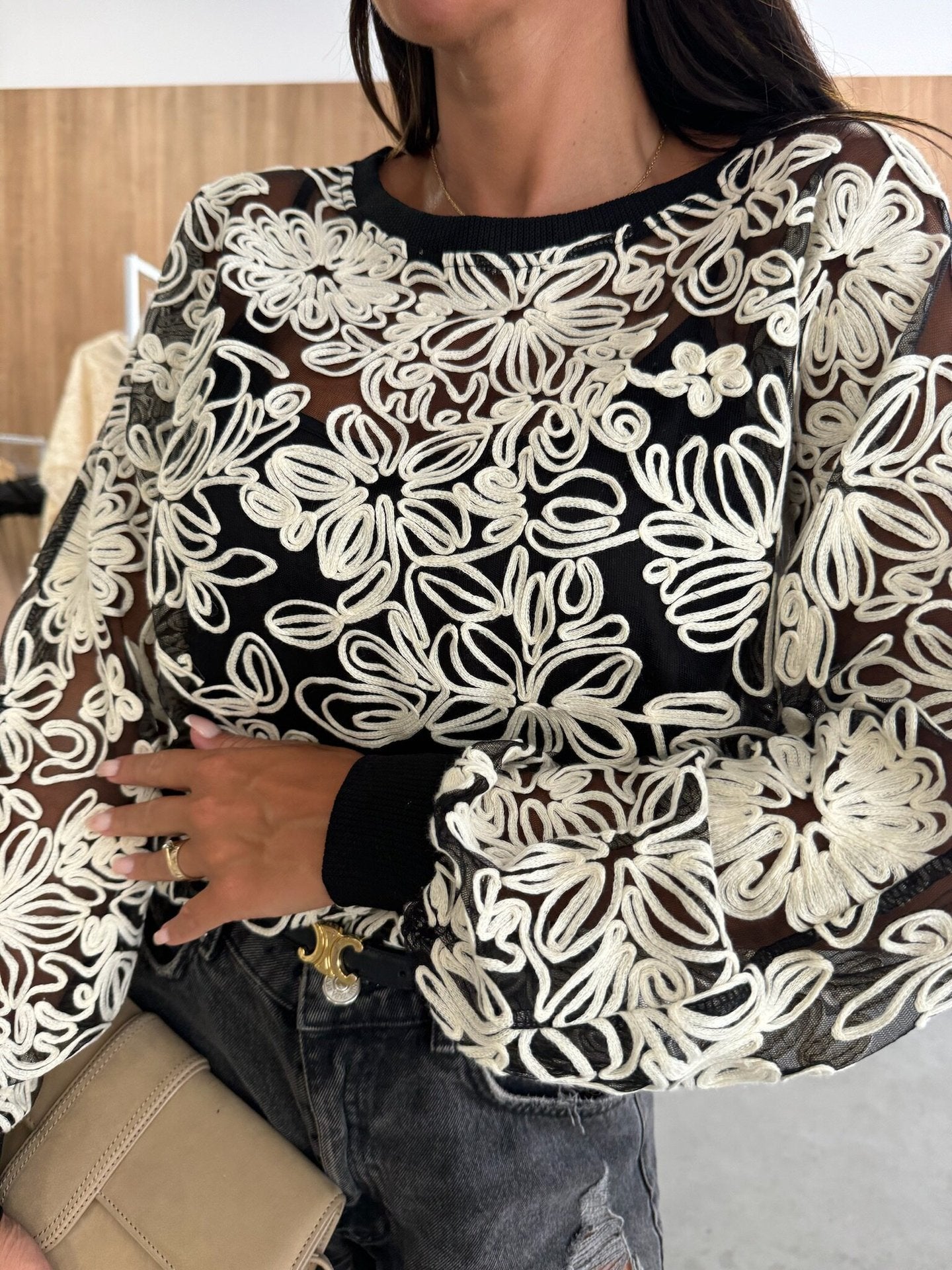 Damen Spitzenshirt mit floralen Stickereien und elastischen Bündchen Stalluxe