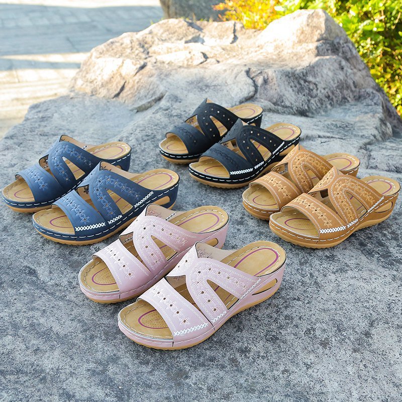 Damen Komfortable Riemchen-Sandalen mit floralem Design und angrenzenden Öffnungen Stalluxe
