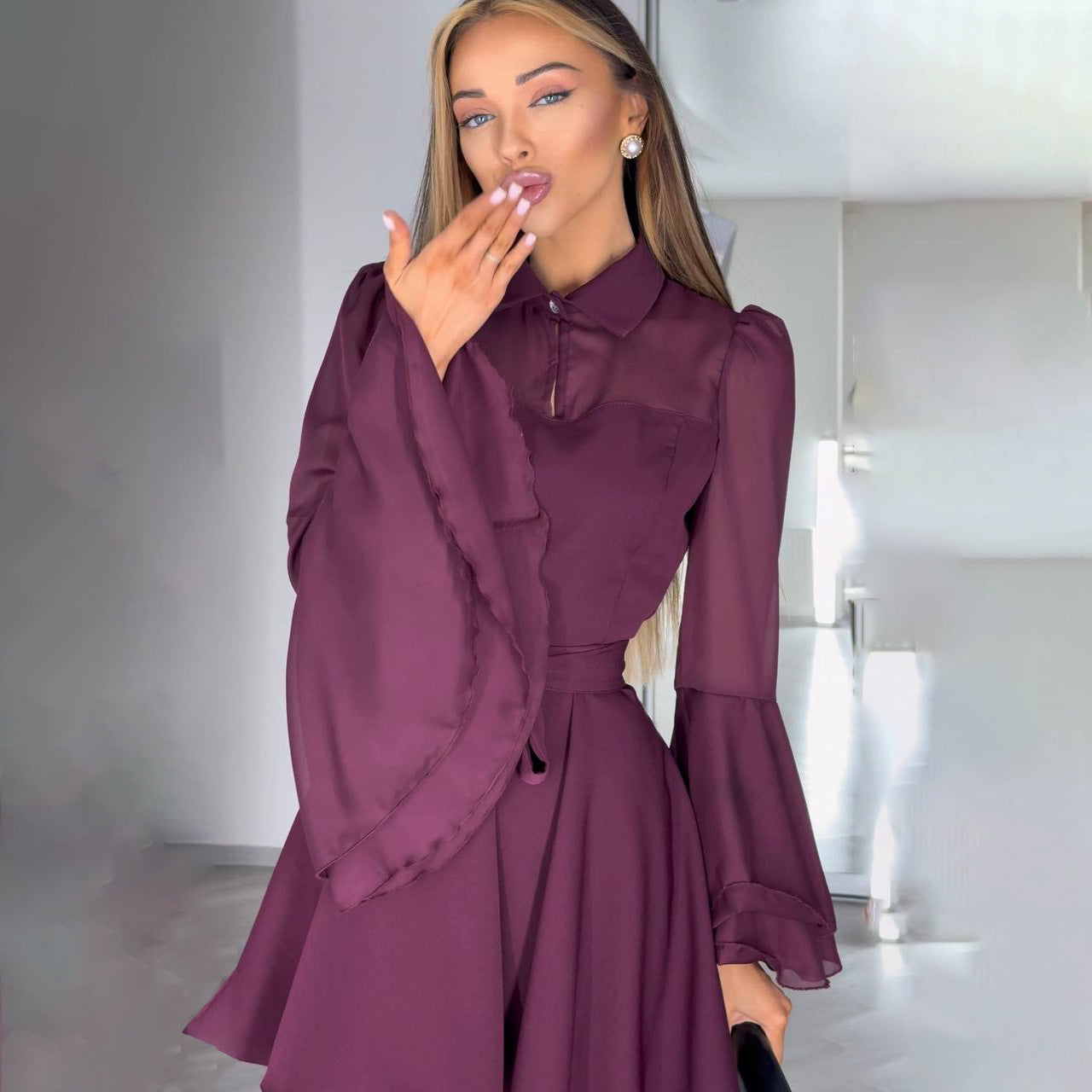 Damen Elegantes Hemdkleid mit voluminösen Ärmeln und Taillierung Stalluxe