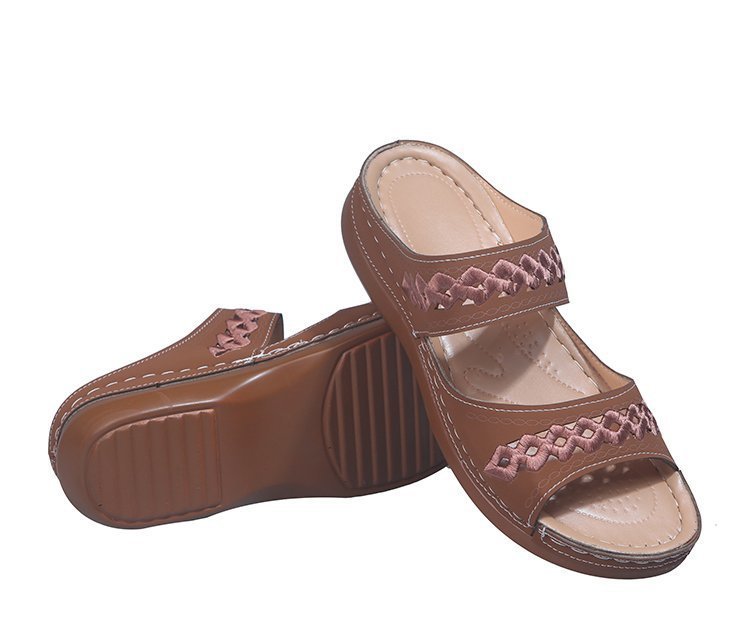 Damen Komfortable und stilvolle Clogs mit modischen Zierdetails Stalluxe