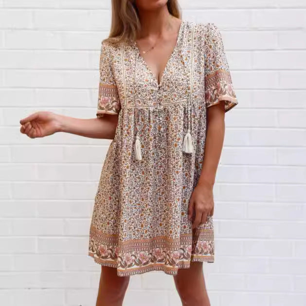 Damen Kurzarm Kleid mit floralen Details und verspielten Quasten Stalluxe