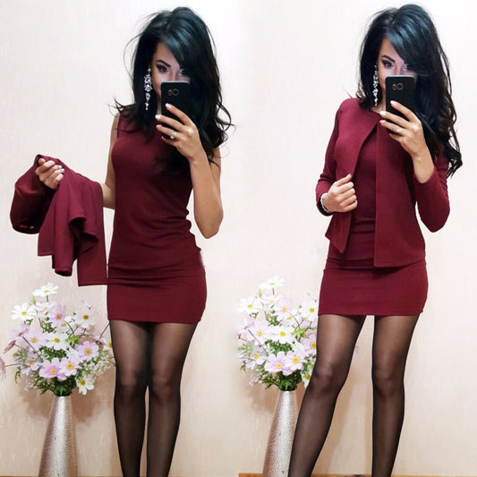 Damen figurbetontes Minikleid mit asymmetrischem Ausschnitt und feinen Details Stalluxe