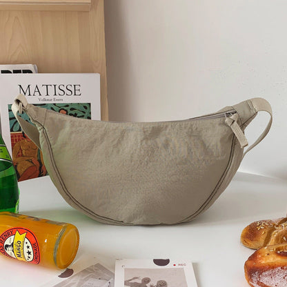 Stalluxe | Halbmondförmige Tasche