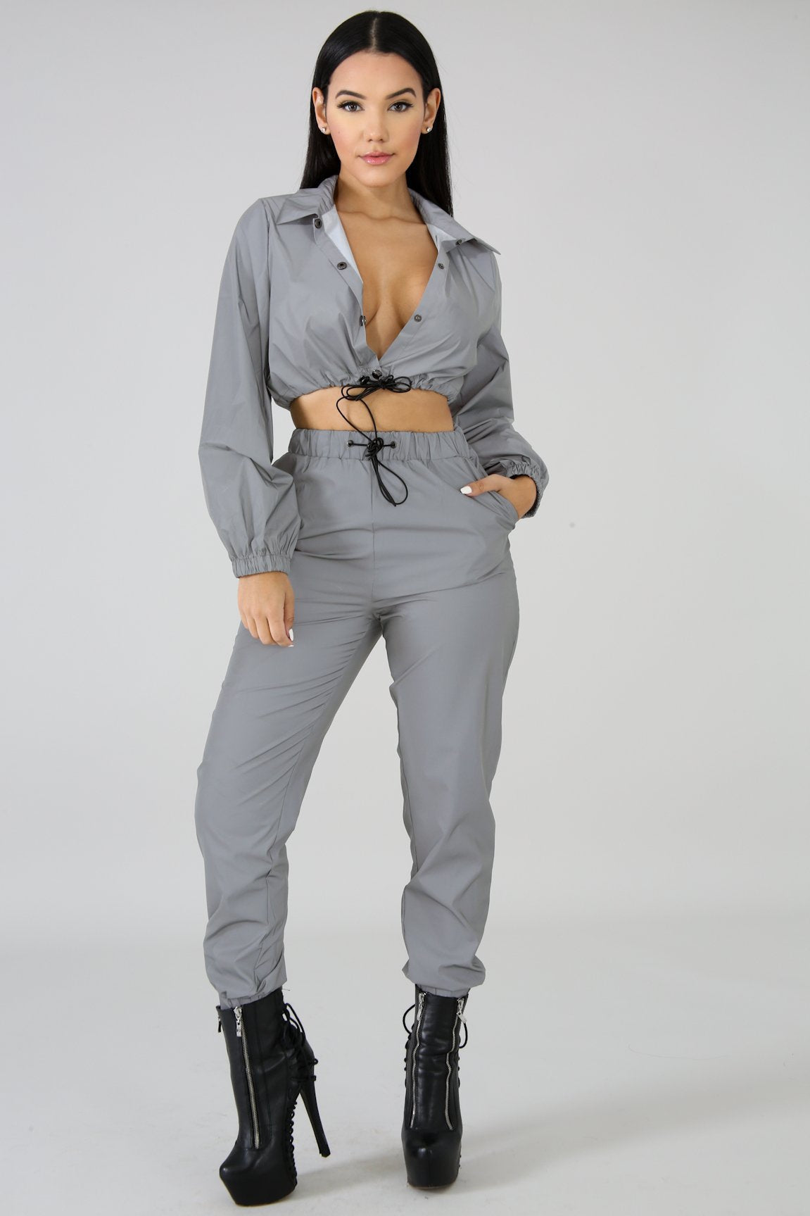 Damen lässiges Sport-Set mit cropped Jacke und elastischen Hosen Stalluxe