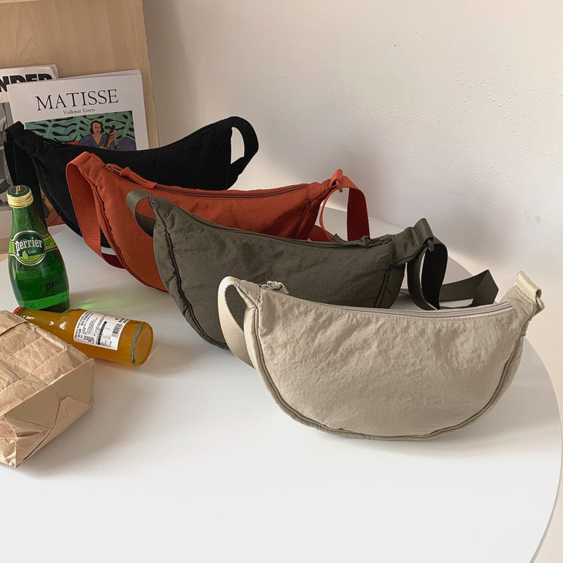 Stalluxe | Halbmondförmige Tasche