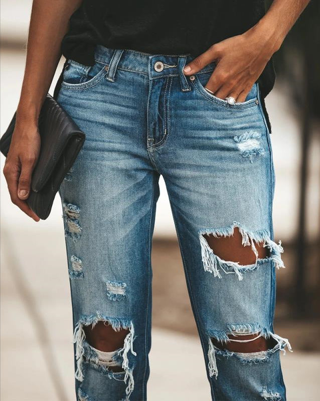 Damen Ripped Jeans im modernen Slim-Fit Schnitt mit fransigen Details Stalluxe