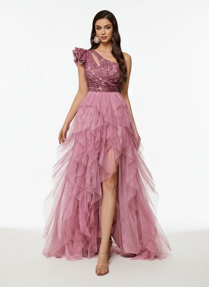 Stalluxe | Modisches Abendkleid mit Asymmetrischem Ausschnitt und Mehrlagigem Mesh-Rock