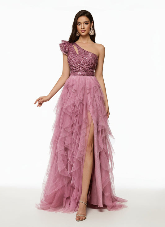 Stalluxe | Modisches Abendkleid mit Asymmetrischem Ausschnitt und Mehrlagigem Mesh-Rock