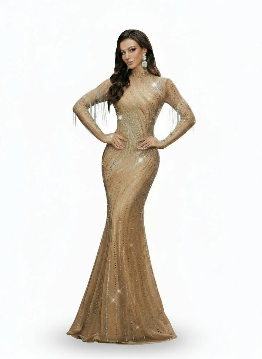 Stalluxe | Luxuriöses Champagnerfarbenes Abendkleid mit Perlen und Strass, Langarm