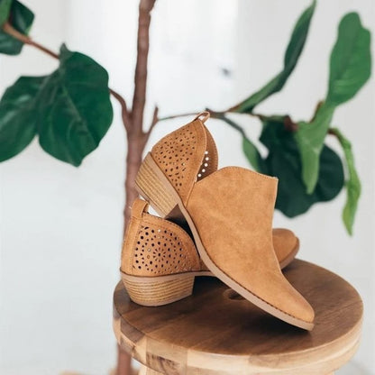 Damen modische Stiefeletten mit gekreuztem Design und perforierter Hinterkappe Stalluxe
