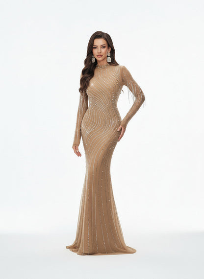 Stalluxe | Luxuriöses Champagnerfarbenes Abendkleid mit Perlen und Strass, Langarm